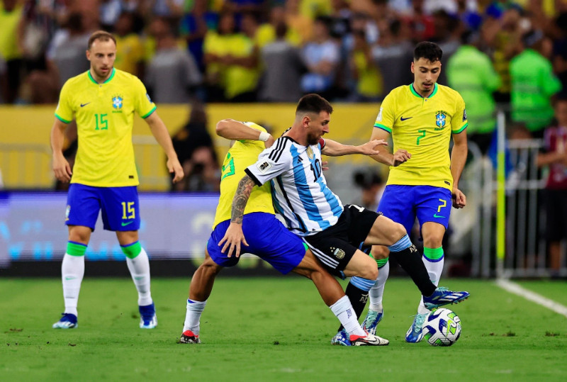 Uruguay Gặp Brazil